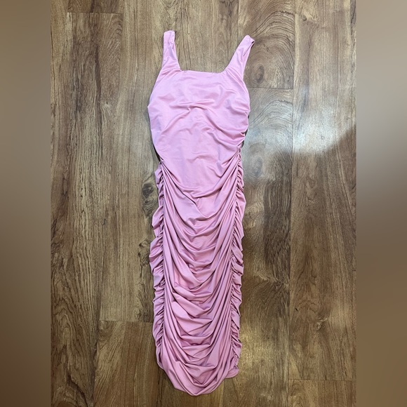 3/$15 New Sweetheart Neckline Pink Lined Sleeveless Ruched Stretchy Dress Medium - Picture 2 of 10